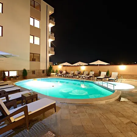 Stanny Court Hotel apartamentowy 3*