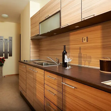 Hotel apartamentowy Stanny Court Nesebyr