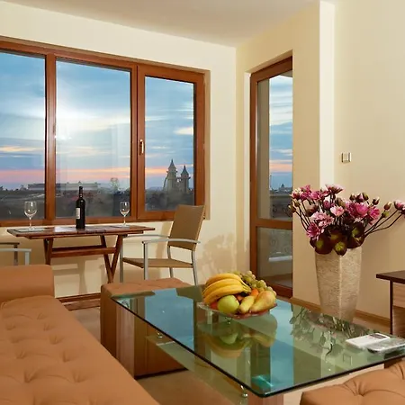 Aparthotel Stanny Court 3*