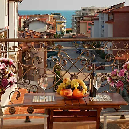 Stanny Court Nesebar